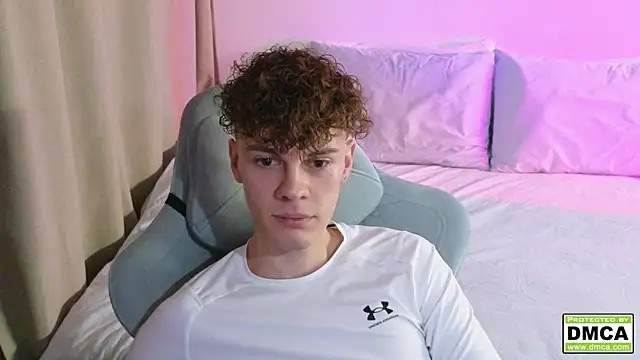 cute thomas online show from October 18, 2025, 7:27 pm