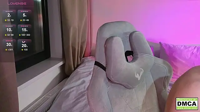 cute thomas online show from October 13, 2025, 7:26 pm