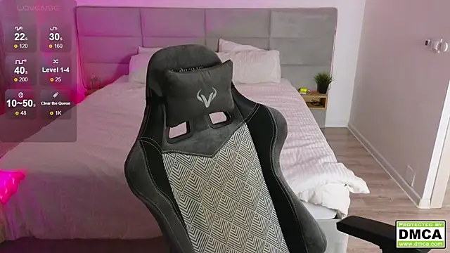 cute thomas online show from February 10, 2025, 5:19 pm