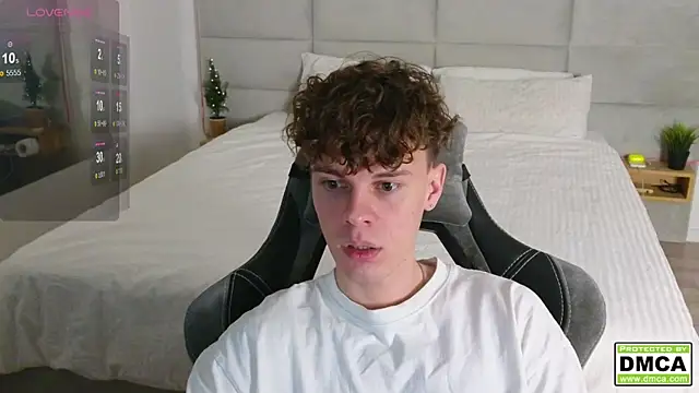 cute thomas online show from December 29, 2024, 4:38 am