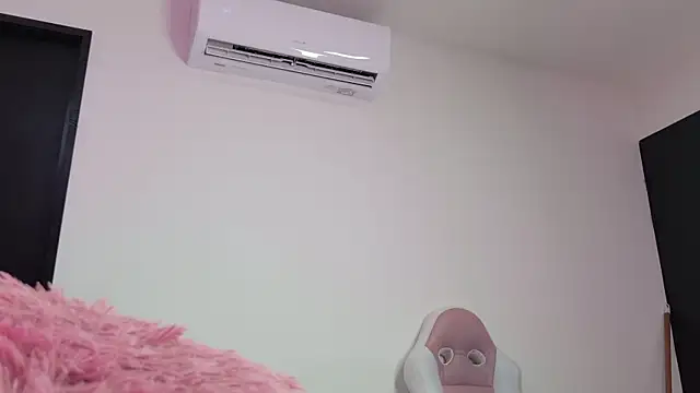 Snapshot of celeste_sea chatting on June 4, 2026, 7:18 pm celeste sea online show from June 4, 2026, 7:18 pm