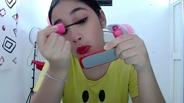 InocentHeaven1 online show from September 18, 2025, 12:52 pm