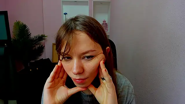 Persephoni online show from October 25, 2025, 10:47 am