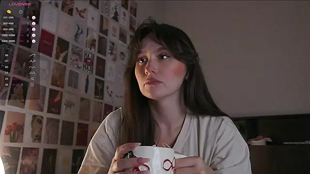 itssophiie online show from October 2, 2025, 4:43 pm