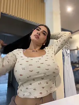 Snapshot of clarachanelricek chatting on December 17, 2025, 7:41 pm clarachanelricek online show from December 17, 2025, 7:41 pm