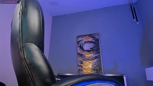 Snapshot of SophieBarnett chatting on December 16, 2025, 1:10 am SophieBarnett online show from December 16, 2025, 1:10 am