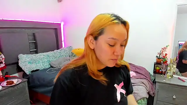 Cherrynoa online show from February 8, 2026, 3:04 am