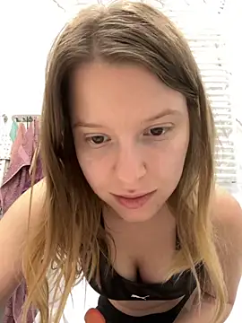 kimczii online show from May 25, 2026, 6:28 pm
