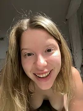 kimczii online show from August 4, 2026, 5:45 am