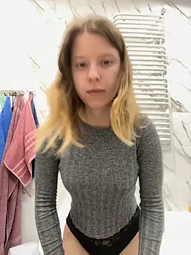kimczii online show from April 23, 2026, 5:58 pm