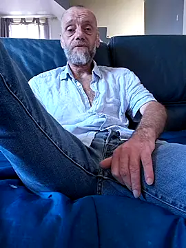 Snapshot of eddouxxx78 chatting on July 28, 2026, 6:20 pm eddouxxx78 online show from July 28, 2026, 6:20 pm
