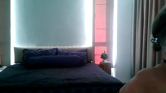 Devon2020 online show from December 20, 2025, 9:45 am