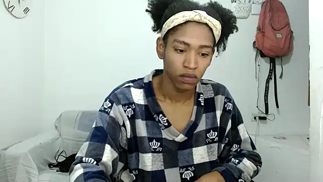 angelamarie1 online show from October 17, 2025, 10:39 am