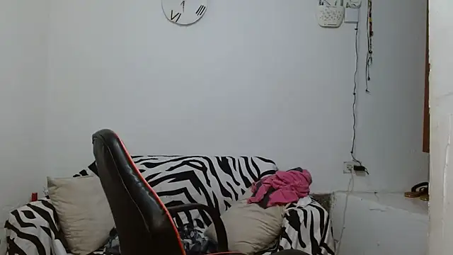 Snapshot of angelamarie1 chatting on June 9, 2026, 11:44 am angelamarie1 online show from June 9, 2026, 11:44 am