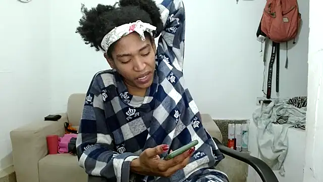 angelamarie1 online show from November 19, 2025, 9:42 am