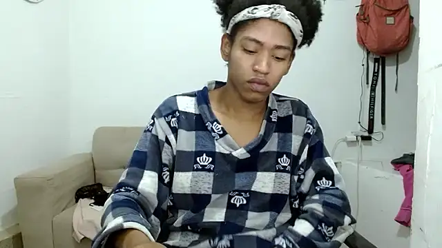 angelamarie1 online show from November 16, 2025, 9:47 am