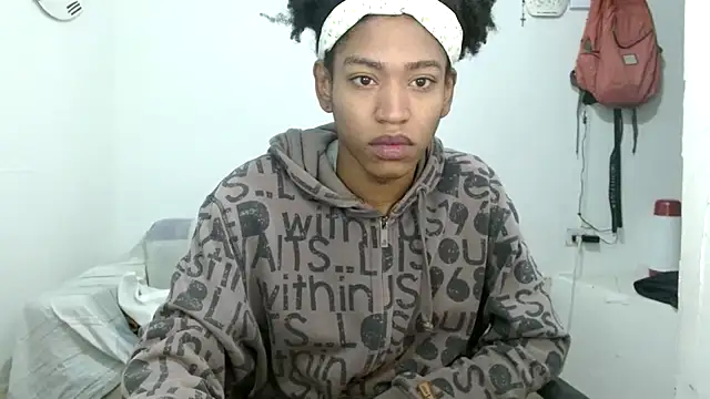 angelamarie1 online show from November 7, 2025, 7:35 am