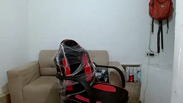 angelamarie1 online show from November 14, 2025, 4:32 pm