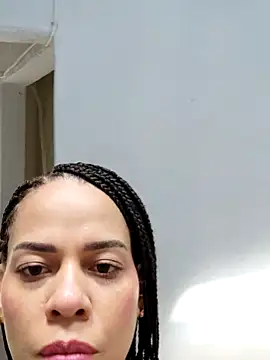 Dannacamila online show from November 17, 2025, 4:11 pm