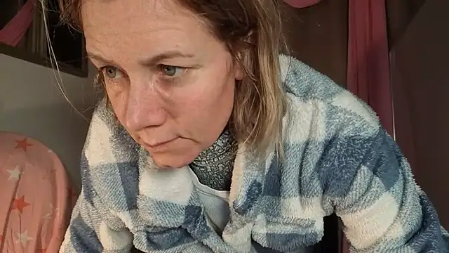 Lola Belgium online show from February 24, 2026, 7:42 am