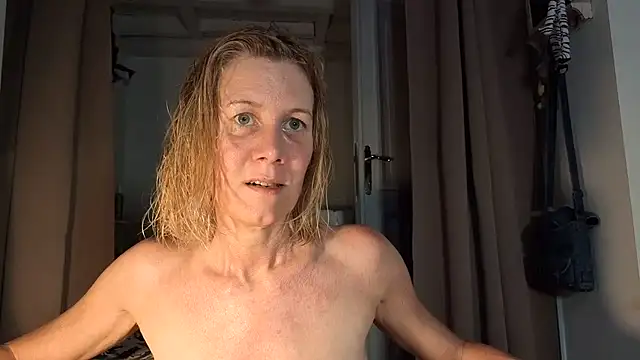 Lola Belgium online show from June 27, 2026, 1:17 pm