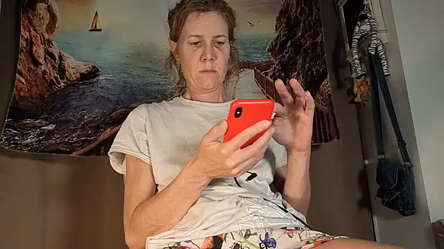 Lola Belgium online show from June 24, 2026, 4:44 am