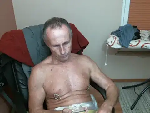 Snapshot of olibrius71 chatting on January 28, 2025, 7:21 pm olibrius71 online show from January 28, 2025, 7:21 pm