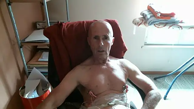 olibrius71 online show from April 10, 2026, 2:24 pm