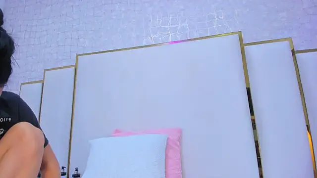 paola rodriguez online show from September 27, 2025, 11:27 am