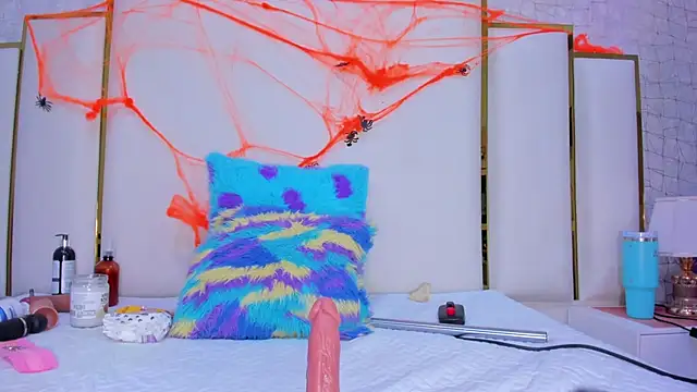 paola rodriguez online show from October 27, 2025, 7:37 pm