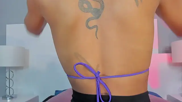 LauraAristizabal online show from March 19, 2025, 1:29 pm