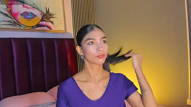 LauraAristizabal online show from June 7, 2026, 11:59 am
