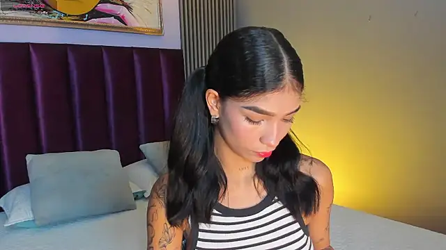 LauraAristizabal online show from June 16, 2026, 12:05 pm