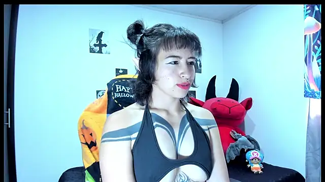yunkodolly666 online show from July 26, 2026, 9:32 pm