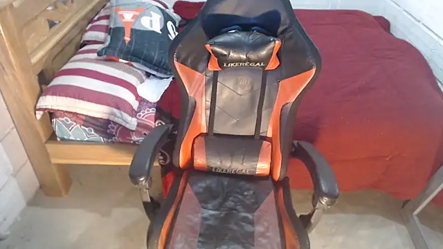 sexyjustin202 online show from October 10, 2025, 2:12 am