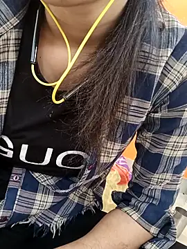 Snapshot of CuteSarikaLIVE chatting on February 19, 2026, 3:58 am CuteSarikaLIVE online show from February 19, 2026, 3:58 am