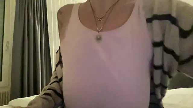 Snapshot of Sexy-Mel chatting on March 22, 2026, 6:53 pm Sexy-Mel online show from March 22, 2026, 6:53 pm