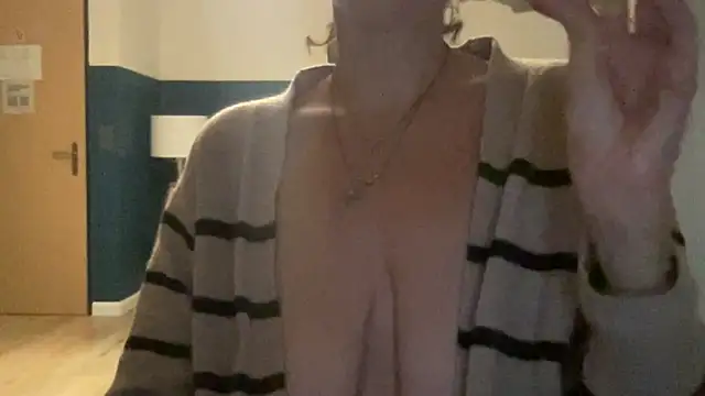 Snapshot of Sexy-Mel chatting on February 21, 2026, 11:40 pm Sexy-Mel online show from February 21, 2026, 11:40 pm