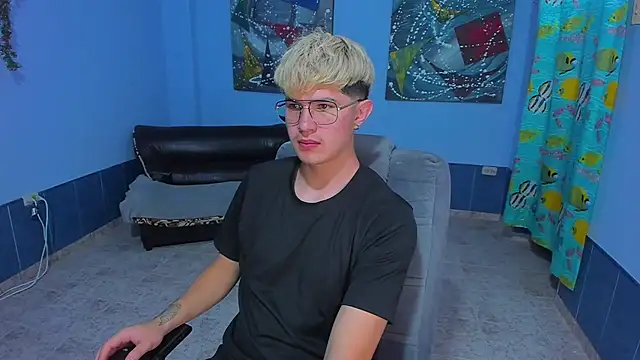 patrik 027 online show from November 23, 2025, 8:52 pm