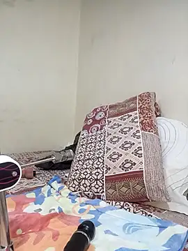 Ranny18l online show from November 4, 2025, 2:37 am