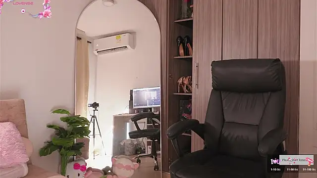 KAREN17 online show from January 17, 2026, 6:11 pm