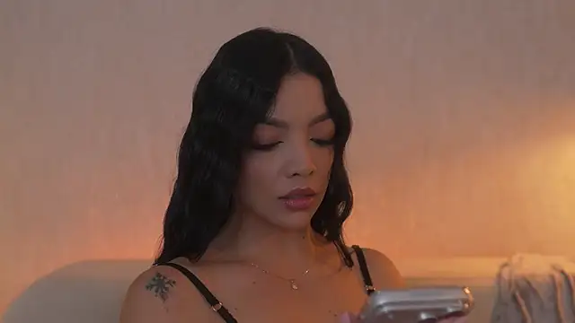 sarah hiill online show from March 11, 2026, 11:43 pm