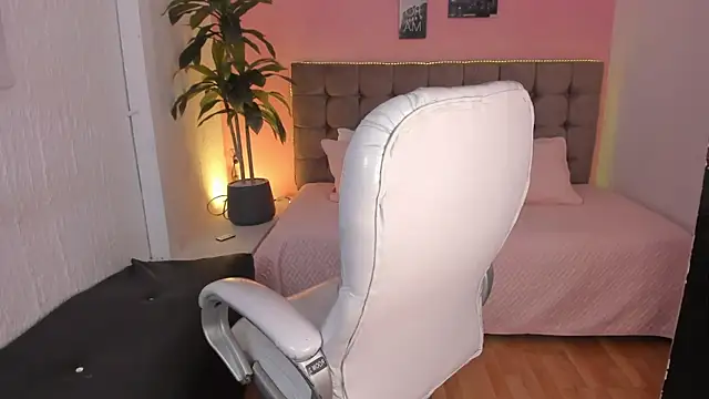 Stefhanyblow online show from March 20, 2025, 1:57 am