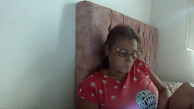 charrysexy1 online show from December 16, 2025, 8:02 pm