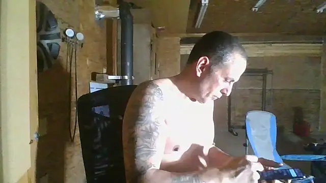 Snapshot of hardcok4u2abuse40 chatting on January 31, 2025, 7:50 am hardcok4u2abuse40 online show from January 31, 2025, 7:50 am