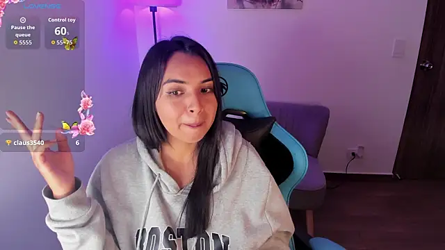 Miss Nicole online show from April 30, 2026, 8:57 pm