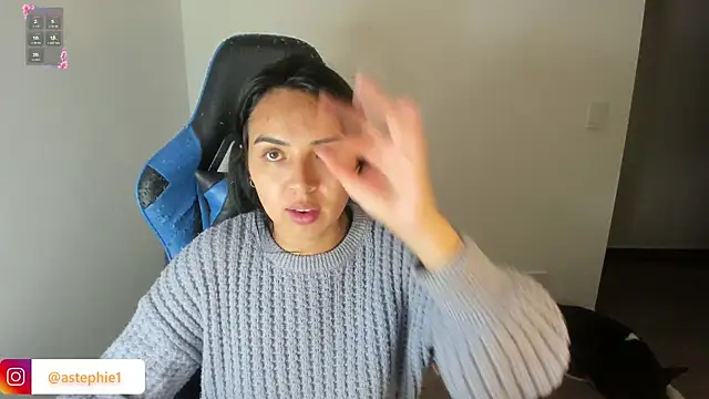 Miss Nicole online show from October 1, 2025, 1:22 am