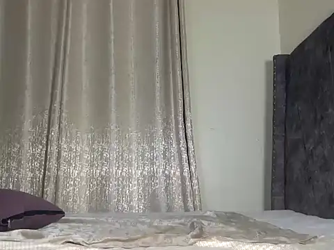 HarlotyQueen online show from November 9, 2025, 2:48 am