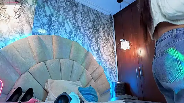  emma miller  online show from February 19, 2026, 10:56 am