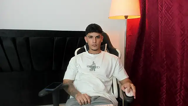 Snapshot of Evan_stoner chatting on September 25, 2025, 4:07 am Evan stoner online show from September 25, 2025, 4:07 am